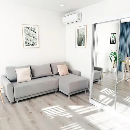 Apartment Bright-3 Priamo V Centre Michaloviec *